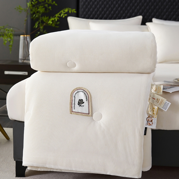 91家纺网 家纺一手货源 找家纺 丽卡家纺 2023新款A类针织棉被子被芯 英伦时尚-奶白色