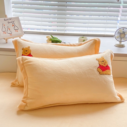 91家纺网 家纺一手货源 找家纺 （总）丽美人家纺 2023新款迪斯尼牛奶绒毛巾绣枕套系列