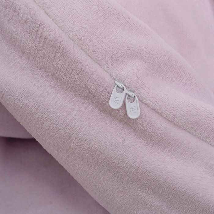 91家纺网 家纺一手货源 找家纺  2023新款兔毛绒双拼绣花四件套 乖乖熊-梦幻紫