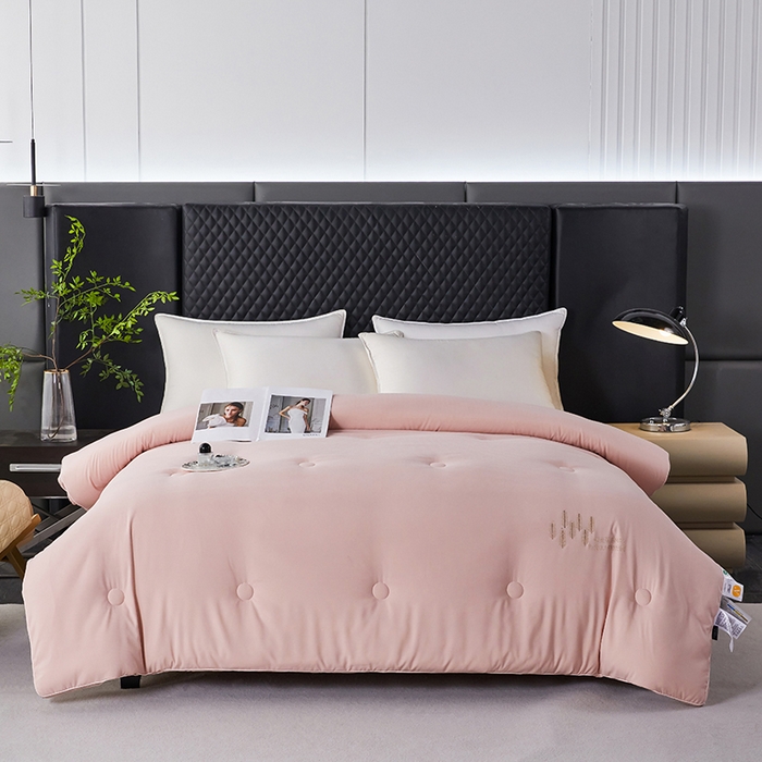 91家纺网 家纺一手货源 找家纺 丽卡家纺 2023新款亲肤舒适澳棉提花被子被芯 麦向成功-粉