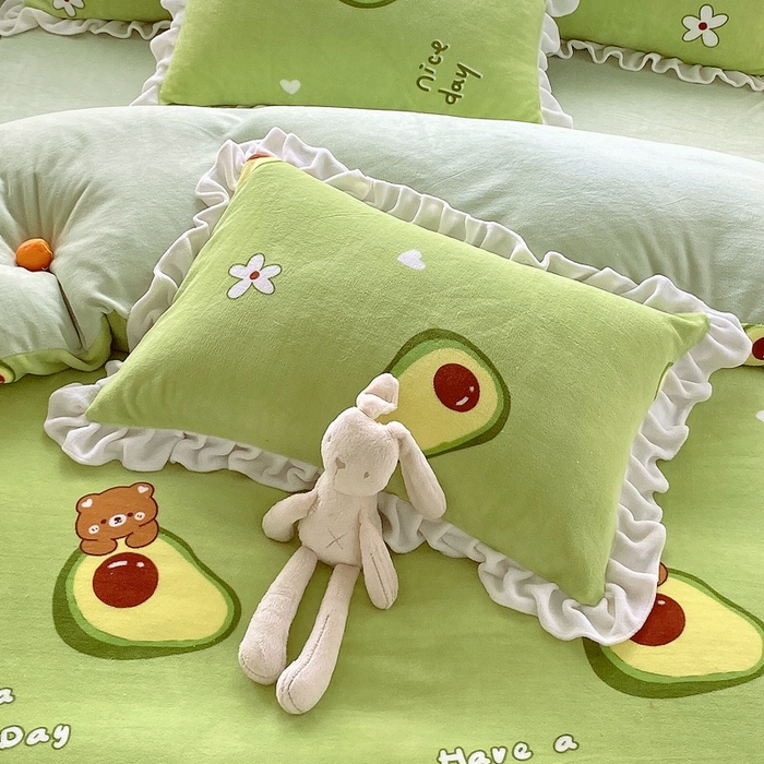 91家纺网 家纺一手货源 找家纺 宜家坊 2023新款直播韩版印花花边款牛奶绒四件套 牛油果