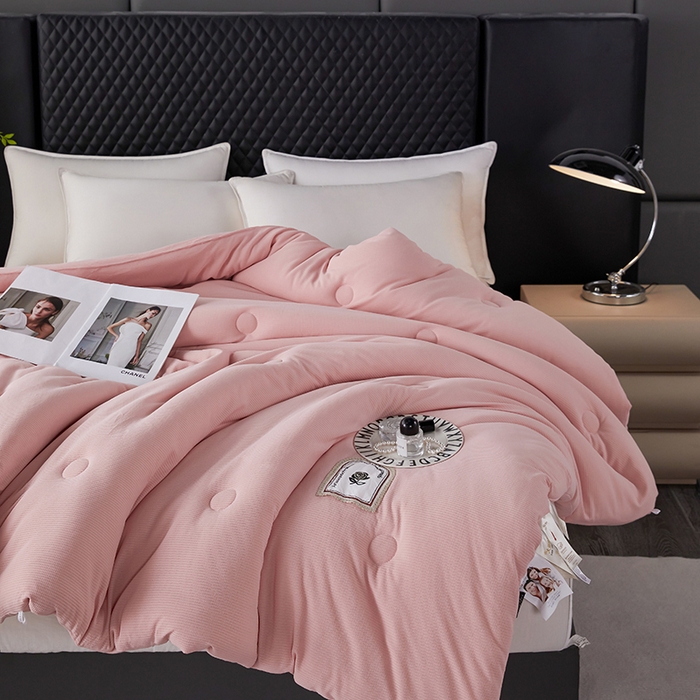 91家纺网 家纺一手货源 找家纺 丽卡家纺 2023新款A类针织棉被子被芯 英伦时尚-豆沙粉