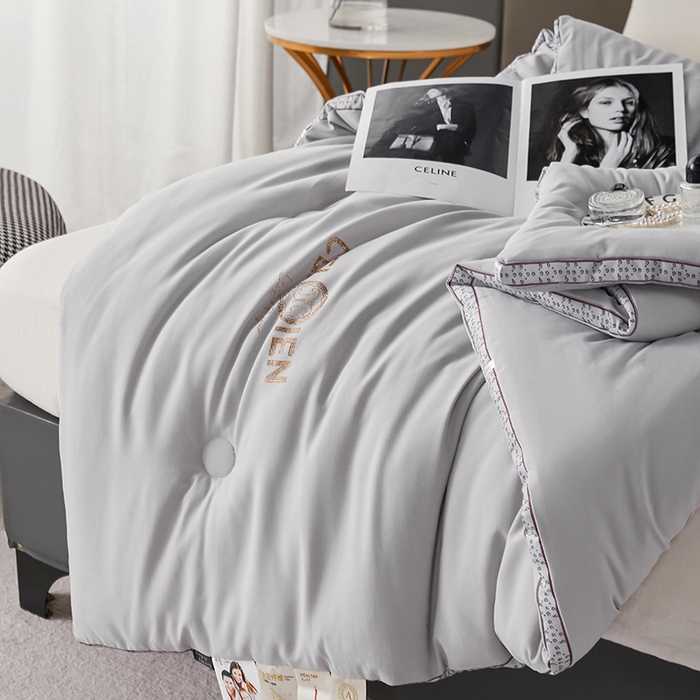 91家纺网 家纺一手货源 找家纺 丽卡家纺 2023新款亲肤舒适奶蕉绵被子被芯 吉祥豆-绅士灰