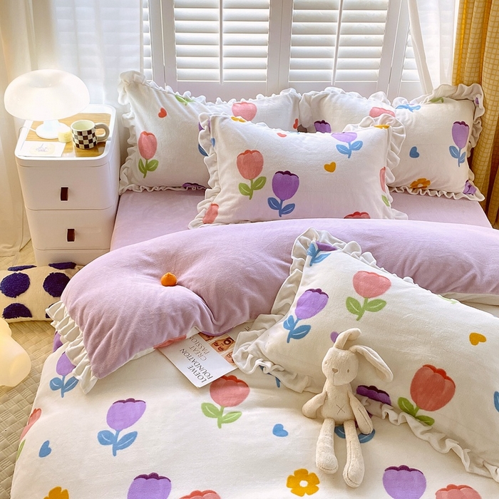 91家纺网 家纺一手货源 找家纺 宜家坊 2023新款直播韩版印花花边款牛奶绒四件套 郁金香