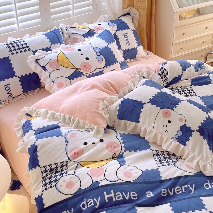 91家纺网 家纺一手货源 找家纺 宜家坊 2023新款直播韩版印花花边款牛奶绒四件套 比格熊