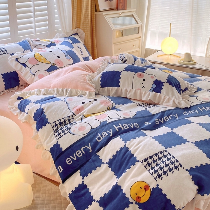 91家纺网 家纺一手货源 找家纺 宜家坊 2023新款直播韩版印花花边款牛奶绒四件套 比格熊