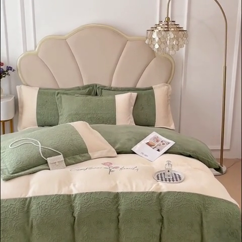 91家纺网 家纺一手货源 找家纺 宜家坊 2023新款A类牛奶绒雕花拼接刺绣款四件套-假日玫瑰 山茶绿