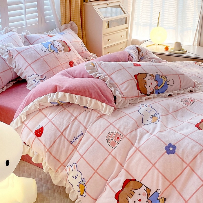 91家纺网 家纺一手货源 找家纺 宜家坊 2023新款直播韩版印花花边款牛奶绒四件套 小女孩