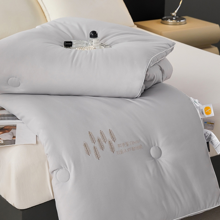 91家纺网 家纺一手货源 找家纺 丽卡家纺 2023新款亲肤舒适澳棉提花被子被芯 麦向成功-灰