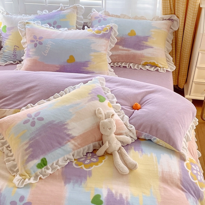 91家纺网 家纺一手货源 找家纺 宜家坊 2023新款直播韩版印花花边款牛奶绒四件套 流星花园