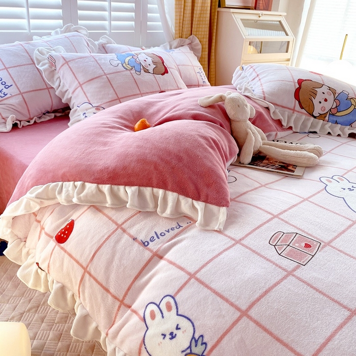 91家纺网 家纺一手货源 找家纺 宜家坊 2023新款直播韩版印花花边款牛奶绒四件套 小女孩