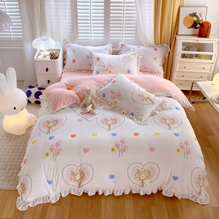 91家纺网 家纺一手货源 找家纺 宜家坊 2023新款直播韩版印花花边款牛奶绒四件套 告白