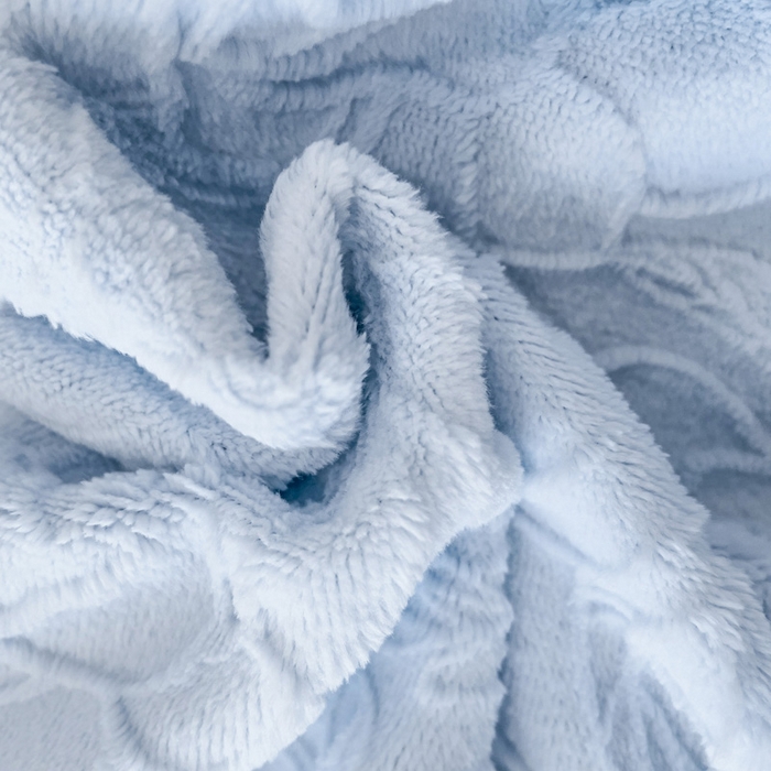 91家纺网 家纺一手货源 找家纺 宜家坊 2023新款A类牛奶绒雕花拼接刺绣款四件套-假日玫瑰 迷雾蓝