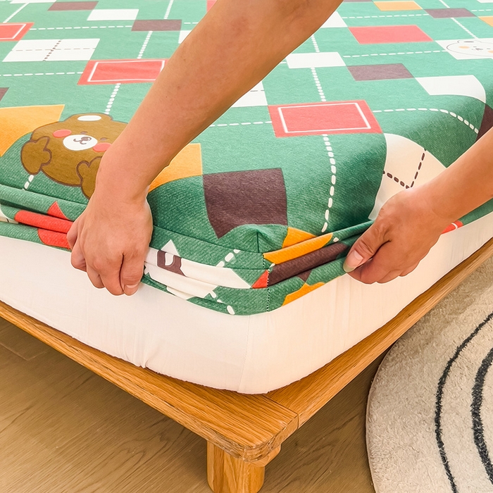 91家纺网 家纺一手货源 找家纺 芃成家纺 2023新款磨毛单床笠 甜蜜小熊