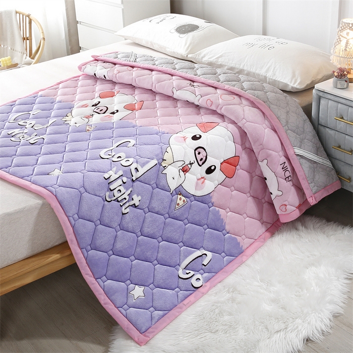 91家纺网 家纺一手货源 找家纺 东宇 2024年新款A类抗菌牛奶绒大床加厚床垫 晚安猪