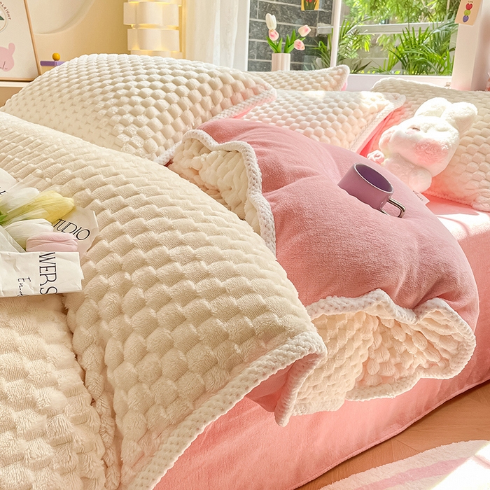 91家纺网 家纺一手货源 找家纺 梦之岛 2023包边AB面牛奶绒印染提花金龟绒加厚保暖四件套 金龟绒-奶昔白+浅粉