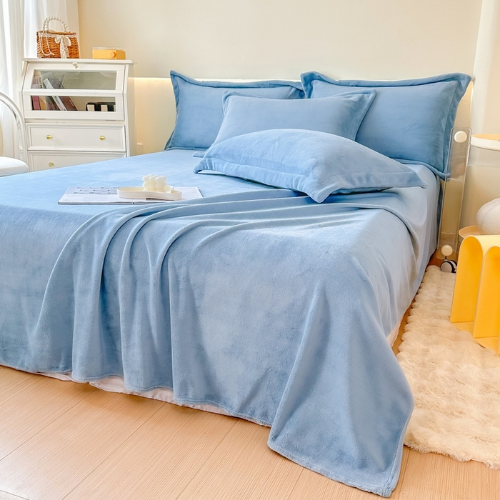 91家纺网 家纺一手货源 找家纺 2023年新款多功能毛毯牛奶绒床单三件套 摩登蓝