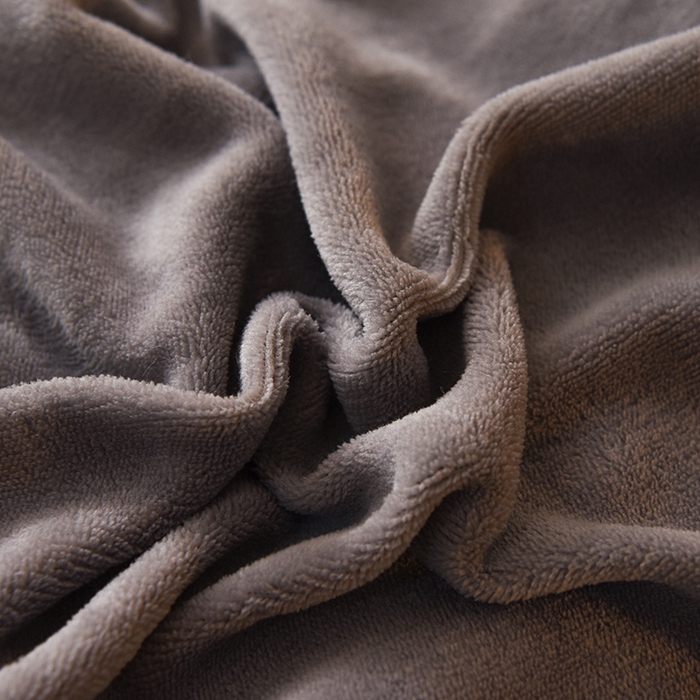 91家纺网 家纺一手货源 找家纺 艾米家居 2023新款秋冬牛奶绒刺绣花边四件套-幸运兔 灰色