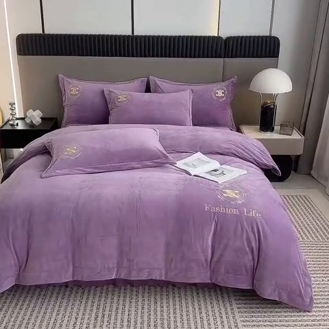 91家纺网 家纺一手货源 找家纺 羋多家纺 210g婴儿绒床盖三件套牛奶绒床裙刺绣四件套紫色