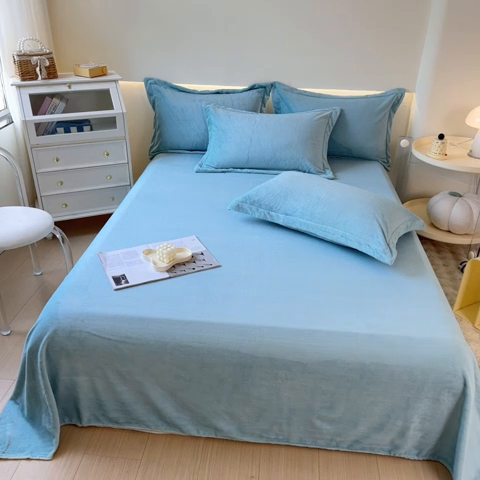 91家纺网 家纺一手货源 找家纺 2023年新款多功能毛毯牛奶绒床单三件套 挪威蓝