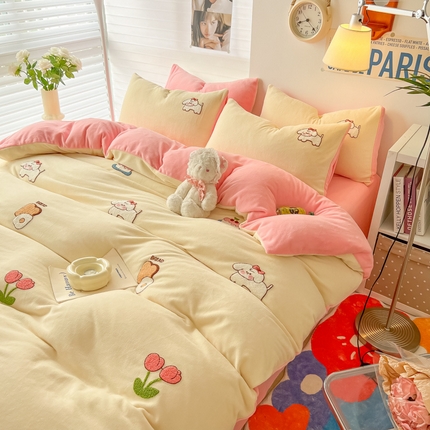 91家纺网 家纺一手货源 找家纺 （总）韩都 2023新款冬季加厚牛奶绒毛巾绣四件套