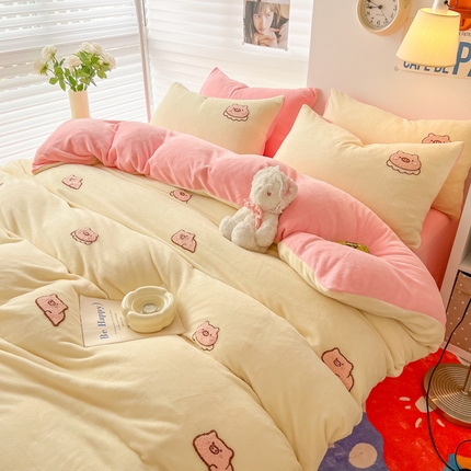 韩都 2023新款冬季加厚牛奶绒毛巾绣四件套 加厚牛奶绒-小粉猪绒