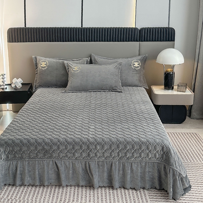 91家纺网 家纺一手货源 找家纺 羋多家纺 210g婴儿绒床盖三件套牛奶绒床裙刺绣四件套灰色