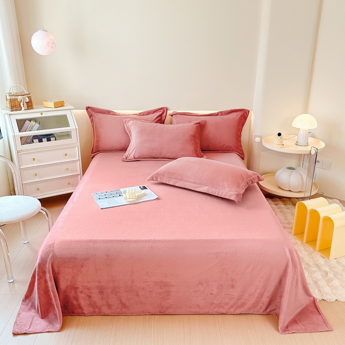 91家纺网 家纺一手货源 找家纺 2023年新款多功能毛毯牛奶绒床单三件套 石榴红