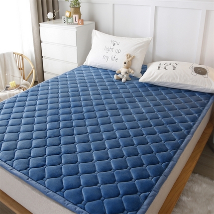 91家纺网 家纺一手货源 找家纺 （总）东宇 2024年新款A类抗菌牛奶绒大床加厚床垫