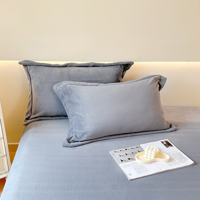 91家纺网 家纺一手货源 找家纺 2023年新款多功能毛毯牛奶绒床单三件套 星际灰