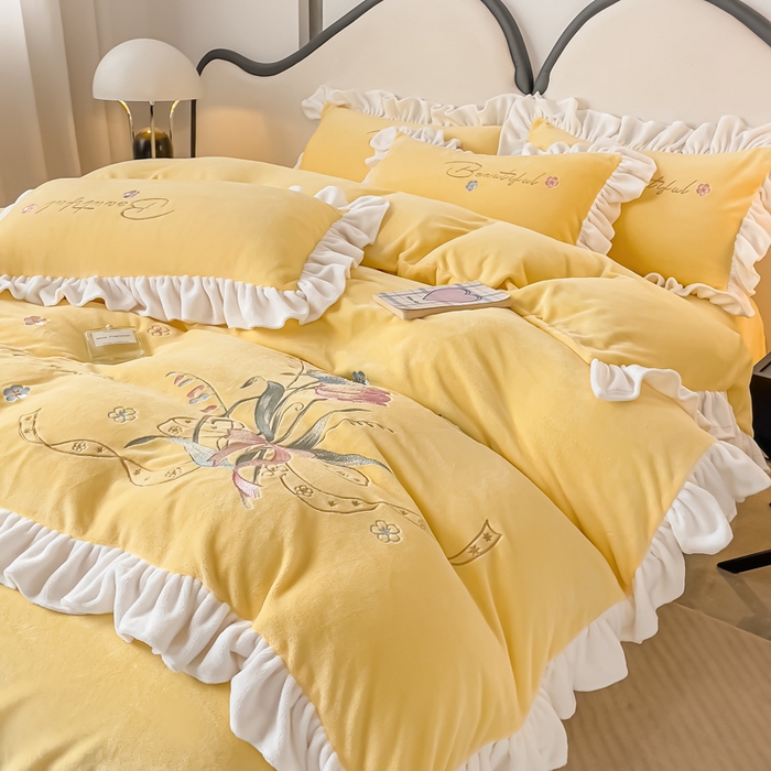 91家纺网 家纺一手货源 找家纺 凯美家居 2023新款牛奶绒刺绣四件套 温婉 亮黄