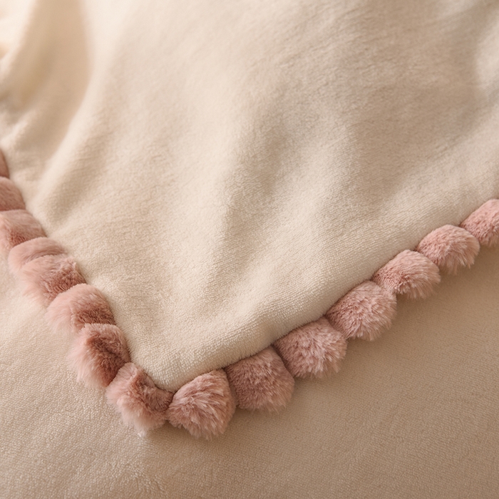 91家纺网 家纺一手货源 找家纺 艾米家居 2023新款秋冬牛奶绒刺绣花边四件套-幸运兔 白色