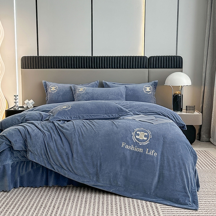 91家纺网 家纺一手货源 找家纺 羋多家纺 210g婴儿绒床盖三件套牛奶绒床裙刺绣四件套中兰