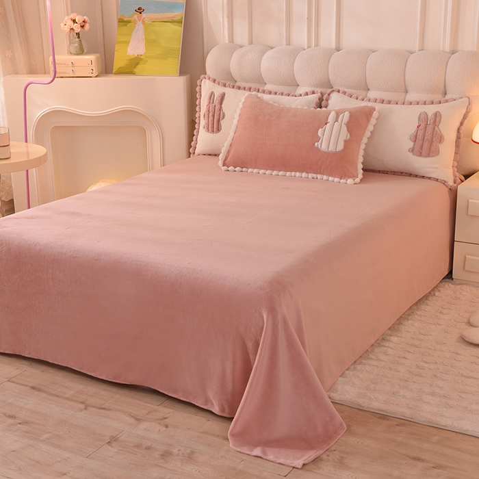 91家纺网 家纺一手货源 找家纺 艾米家居 2023新款秋冬牛奶绒刺绣花边四件套-幸运兔 豆沙