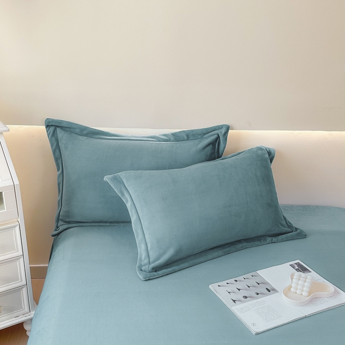 91家纺网 家纺一手货源 找家纺 2023年新款多功能毛毯牛奶绒床单三件套 冰岛绿