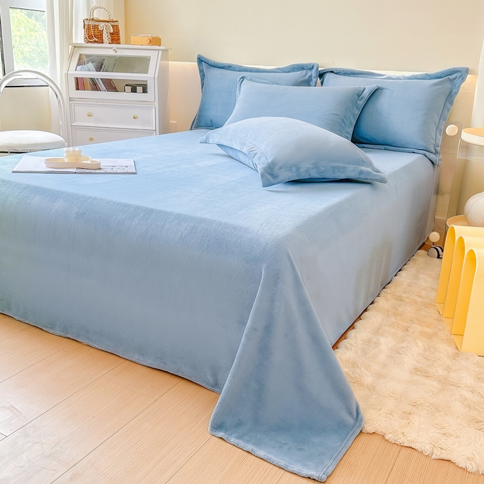 91家纺网 家纺一手货源 找家纺 2023年新款多功能毛毯牛奶绒床单三件套 摩登蓝