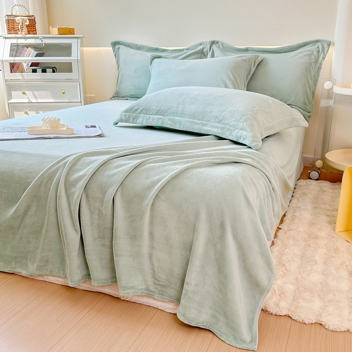 91家纺网 家纺一手货源 找家纺 2023年新款多功能毛毯牛奶绒床单三件套 石青绿