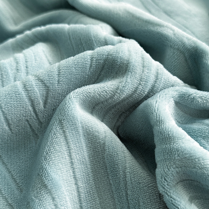 91家纺网 家纺一手货源 找家纺 金艾草 2023新款牛奶绒立体雕花夹棉床盖四件套 雕花绒-绿色