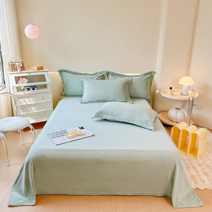 91家纺网 家纺一手货源 找家纺 2023年新款多功能毛毯牛奶绒床单三件套 石青绿