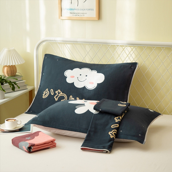 91家纺网 家纺一手货源 找家纺 朴尔家纺-毛巾被 2023新款卡通AB组合全棉四层纱布枕巾 云朵飞马-藏青