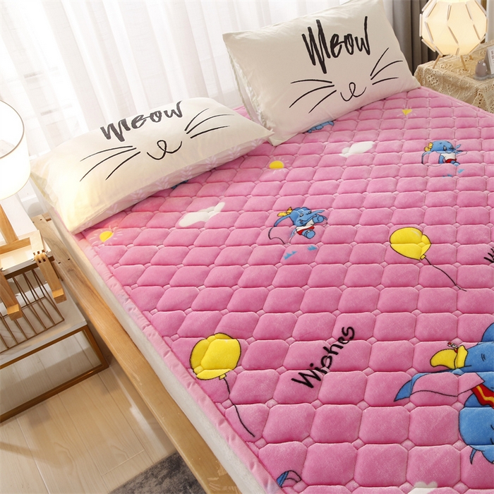 91家纺网 家纺一手货源 找家纺 东宇 2024年新款A类抗菌牛奶绒大床加厚床垫 小飞象