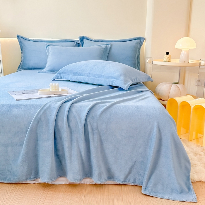 91家纺网 家纺一手货源 找家纺 2023年新款多功能毛毯牛奶绒床单三件套 摩登蓝