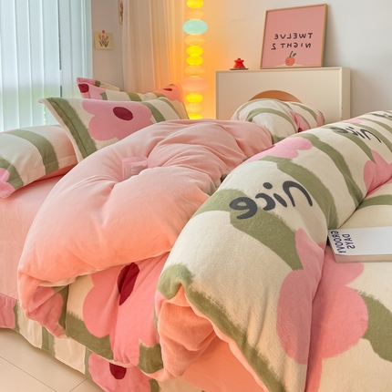 91家纺网 家纺一手货源 找家纺 （总）呗旺鹿 2023新款加厚高克重印花牛奶绒四件套直播爆款