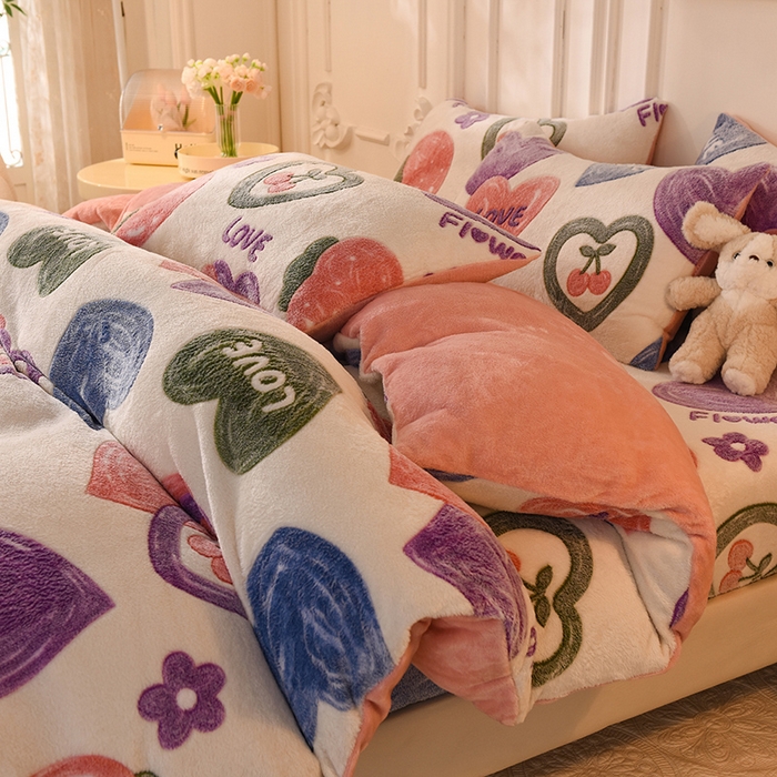 91家纺网 家纺一手货源 找家纺 慕梵 2023新款雪花绒单品被套 爱心樱桃