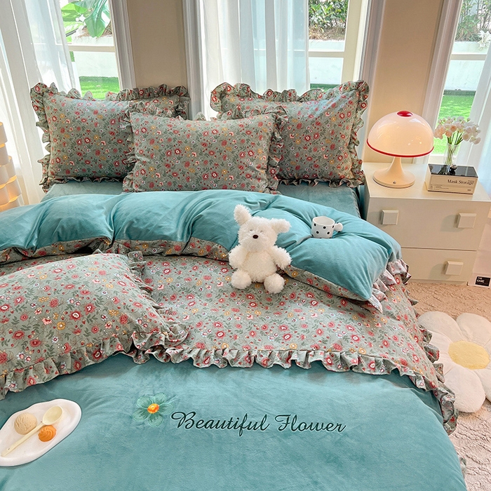 91家纺网 家纺一手货源 找家纺 绒兔兔 2023新款双层纱棉加牛奶绒四件套 绒-秘密花园