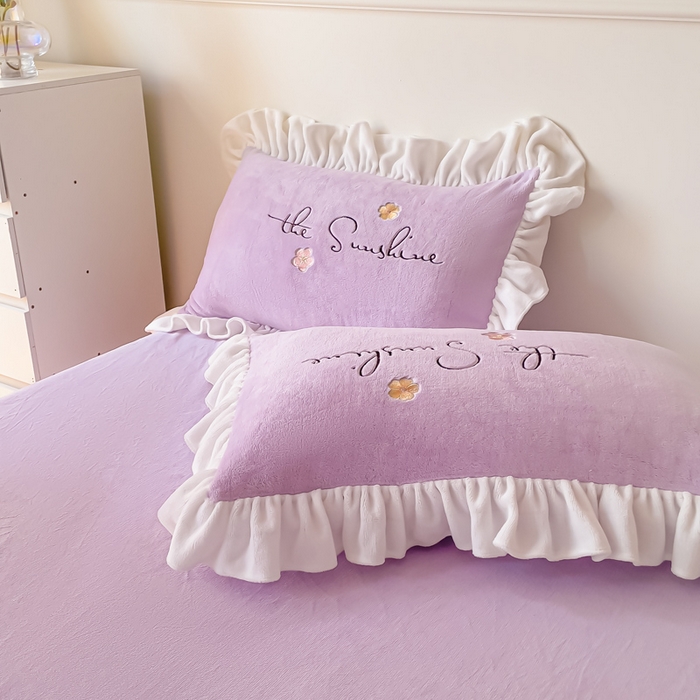 91家纺网 家纺一手货源 找家纺 凯美家居 2023新款牛奶绒刺绣四件套 浪漫花语 浅紫