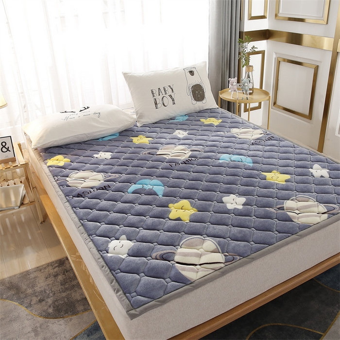 91家纺网 家纺一手货源 找家纺 东宇 2024年新款A类抗菌牛奶绒大床加厚床垫 星球