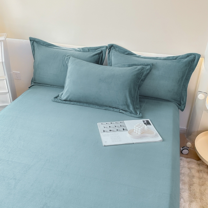 91家纺网 家纺一手货源 找家纺 2023年新款多功能毛毯牛奶绒床单三件套 冰岛绿