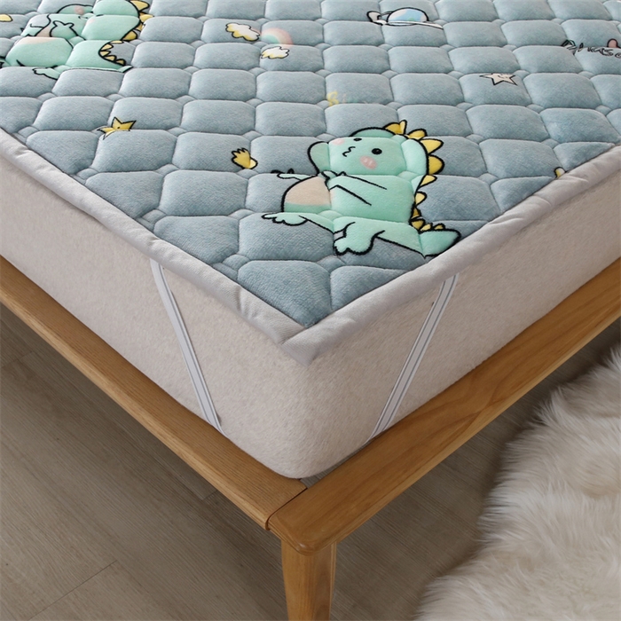 91家纺网 家纺一手货源 找家纺 东宇 2024年新款A类抗菌牛奶绒大床加厚床垫 恐龙家园