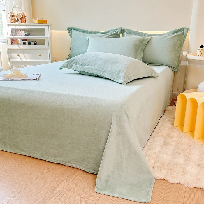 91家纺网 家纺一手货源 找家纺 2023年新款多功能毛毯牛奶绒床单三件套 石青绿